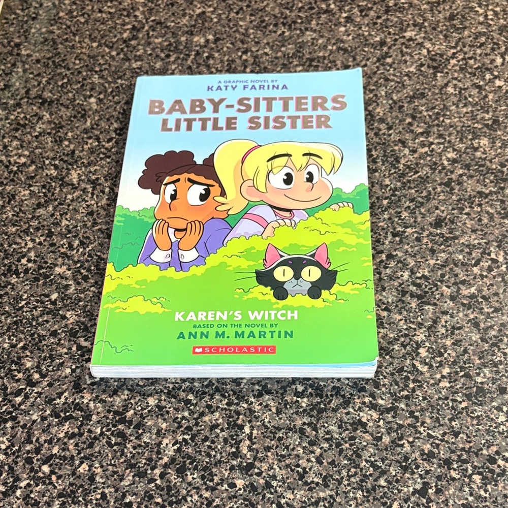 Scholastic Baby-Sitters Little Sister: Karen's Witch - Green and Blue Cover